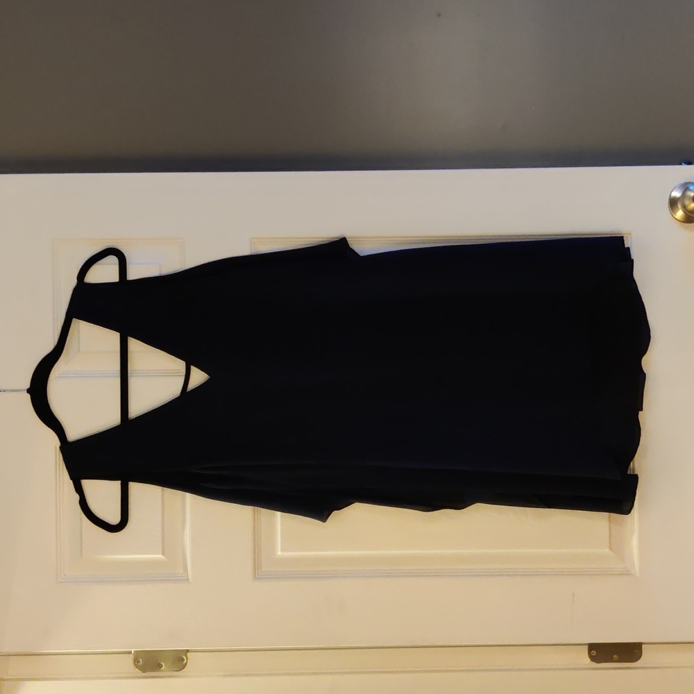 Alice and Olivia Navy v neck ruffle dress